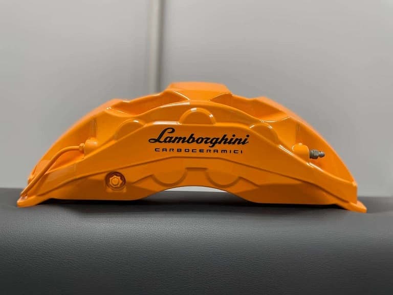 Персонализация Lamborghini Huracán: покраска суппортов